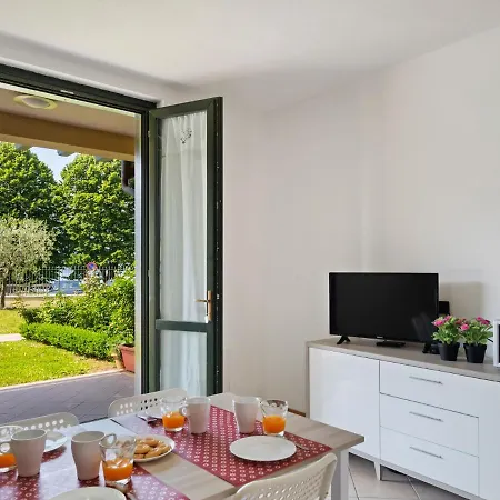 Mountain-view In With Swimming Pool