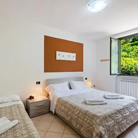 Mountain-view In With Swimming Pool شقة سولتسانو
