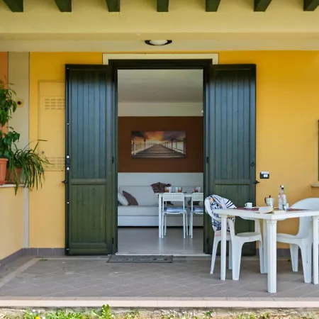 Mountain-view In With Swimming Pool شقة
